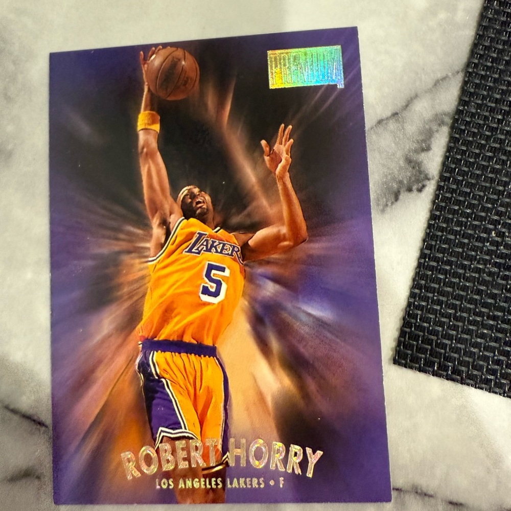 Assorted Sports Trading Cards Collection - Picture 9 of 13